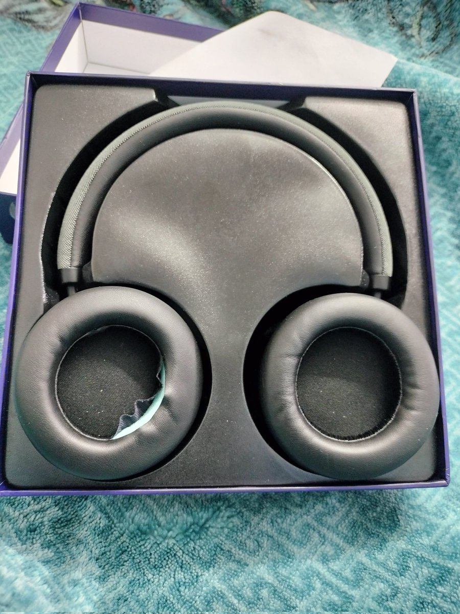 krishanchander1's tweet photo. @amazonIN @jagograhakjago हमने AMAZON से एक HEAD PHONE ख़रीदा है,यह हमें DAMAGED मिला है,हम बार बार इसको RETURN करने के लिए AMAZON से संपर्क कर रहें है लेकिन उनकी टीम बार बार बहाने बना कर इसको वापिस लेने से मना कर रही है.MINISTRY OF CONSUMERS AFFAIRS कृपया  शिकायत दर्ज करें. https://t.co/WnuK7KPBAk