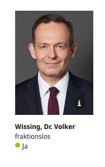 FHackenbruch's tweet photo. Bis zum Schluss loyal zur Ampel. Verkehrs- und Justizminister Volker Wissing hat Olaf Scholz heute sein Vertrauen ausgesprochen. #Vertrauensfrage https://t.co/86vywqh8bp
