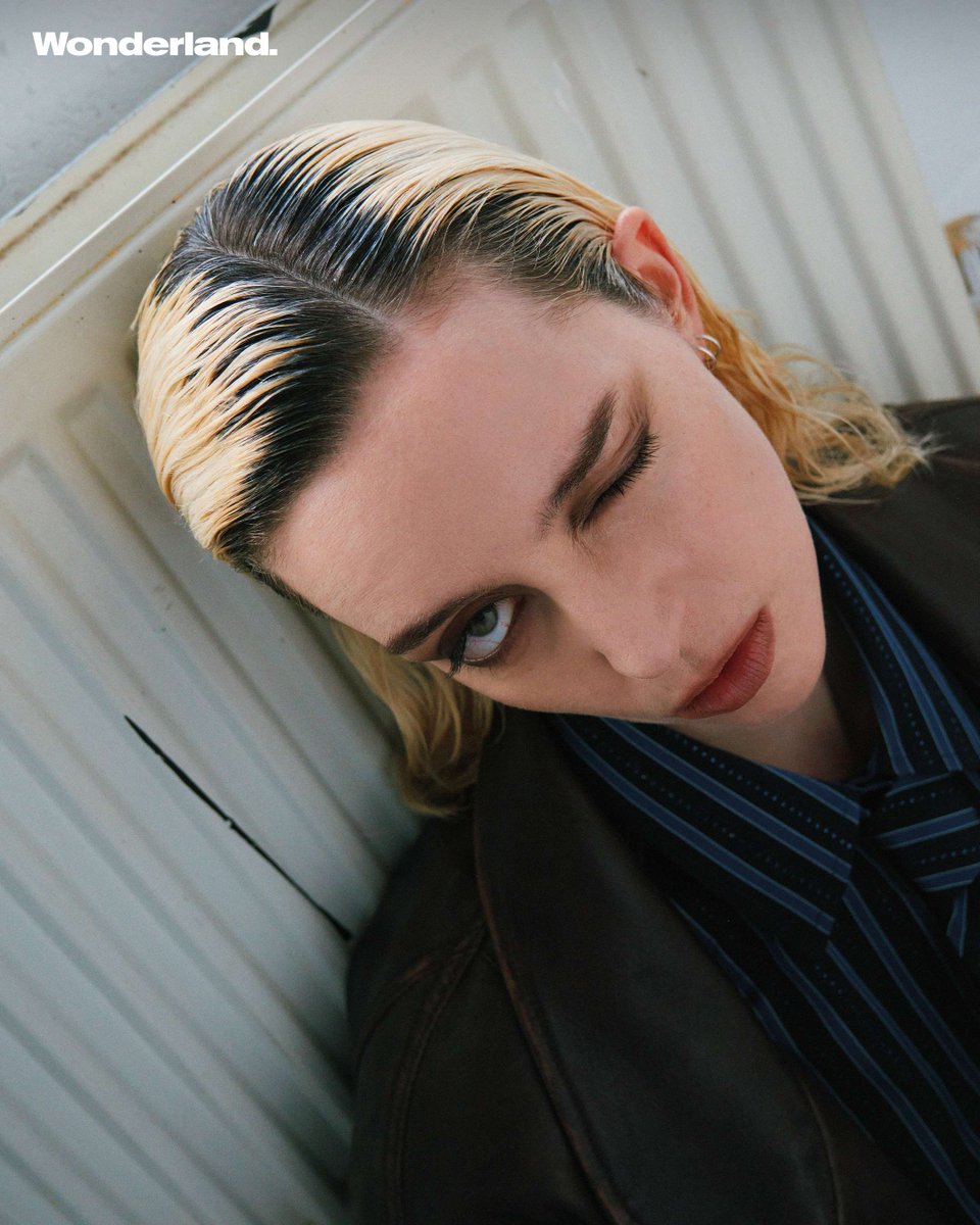 wonderlandmag's tweet photo. For @gia__ford, songwriting is a process of stepping into “other people’s shoes.” Her debut album, #TransparentThings, is a self-described “anthology of outsiders,” with listeners invited to look through the keyhole of eleven doors.
Hit the link in bio to pre-order the issue. https://t.co/obgGEz9kHD