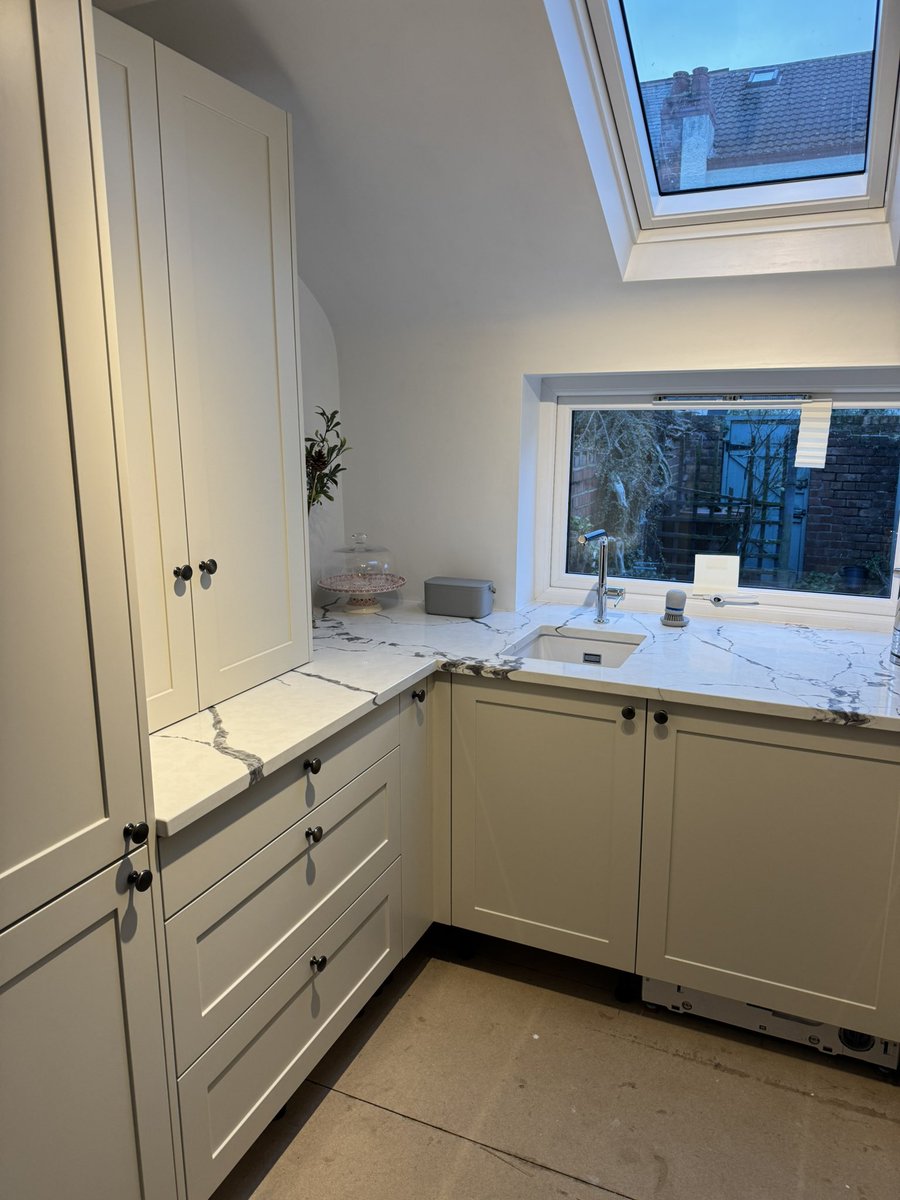 RoweFittedInteriors tweet media