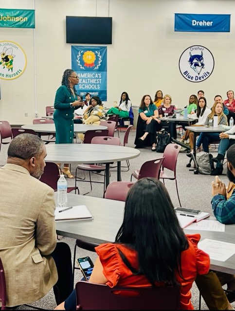 UofSC_CTE's tweet image. On 12/10, CTE assisted with a presentation given by Dr. Deborah Hazzard on using VR to foster empathy in students. The event was part of the Leadership Columbia program at Heyward Career and Technology Center. Feedback was overwhelmingly positive! #USCCTE #virtualenvironmentsCOP