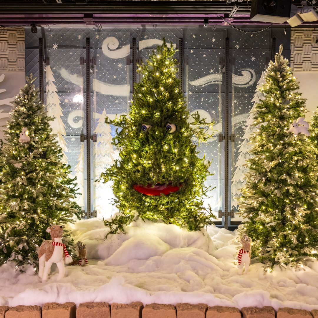 TowerCityCLE's tweet photo. Come to the enchanted forest and meet Bruce the Spruce for a day full of family fun! π
Join us on Saturdays from 11 AM - 7 PM or Sundays from 12 PM - 5 PM for crafts, musical activities, and our one-of-a-kind snow experience
#towercity #brucethespruce #holidays #clevelandohio https://t.co/eCZkI4jZjR