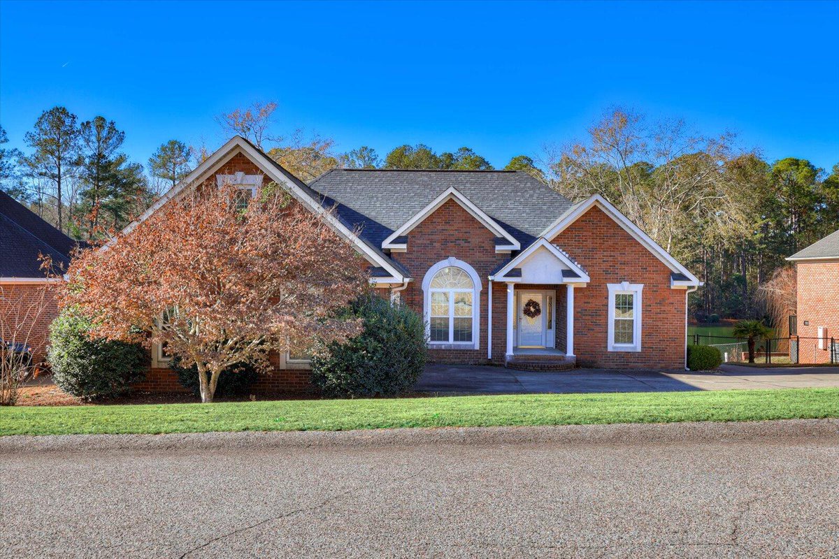 #Listing: 1254 LAKE GREENWOOD DR, North Augusta, SC, 29841
Listed by:  Kevin Gillian
Offered at $340,000
More details here: blanchardandcalhoun.com/properties/125…