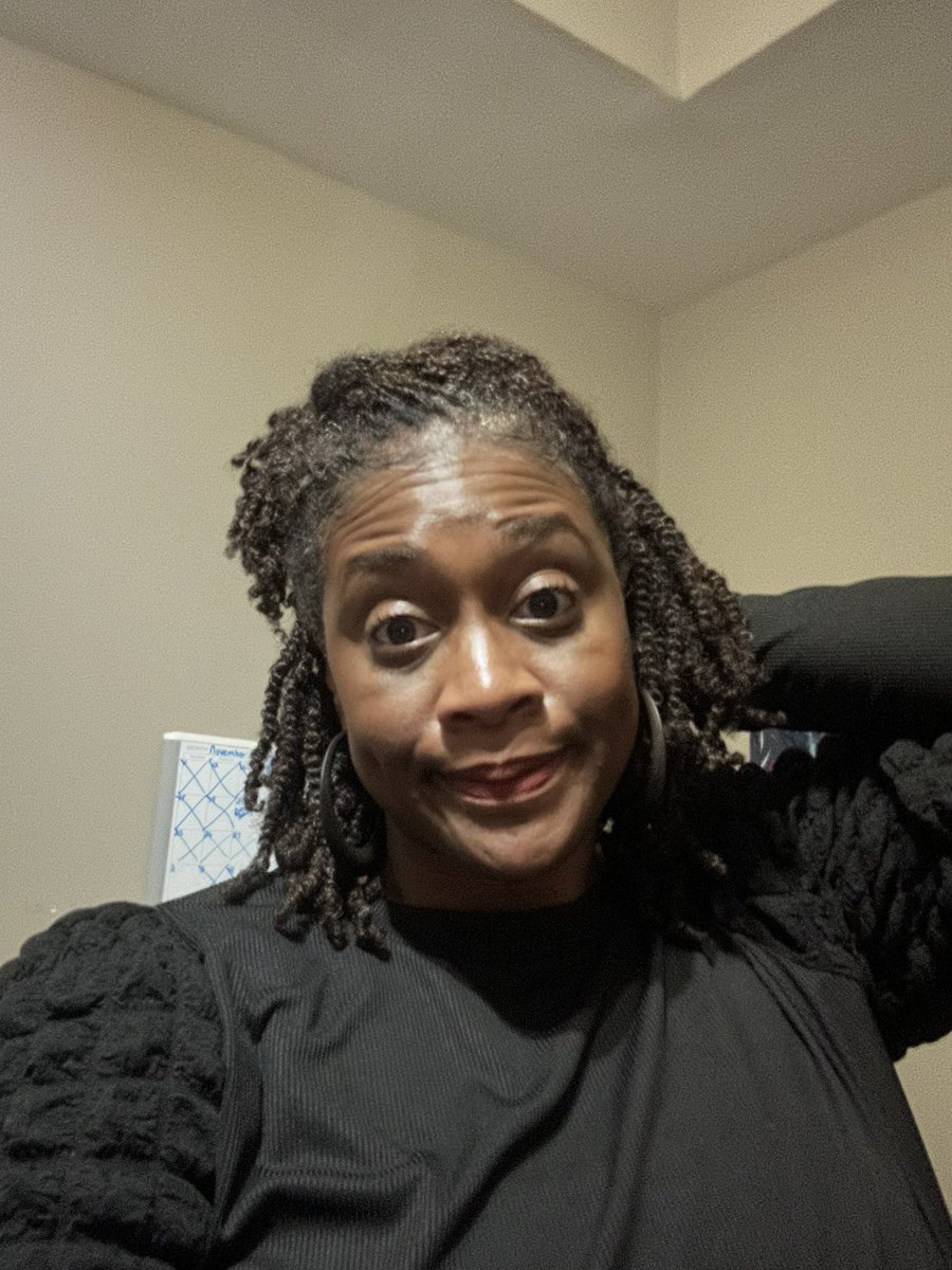 MsDanaKay's tweet image. It’s Monday again &amp;amp; I’m blessed to be here 🙌🏾 Still going through all the feels &amp;amp; emotions of another loss.

That’s all I got. Say a prayer for me🤦🏽‍♀️
#MondayTalks
#MorningVibes
#struggling