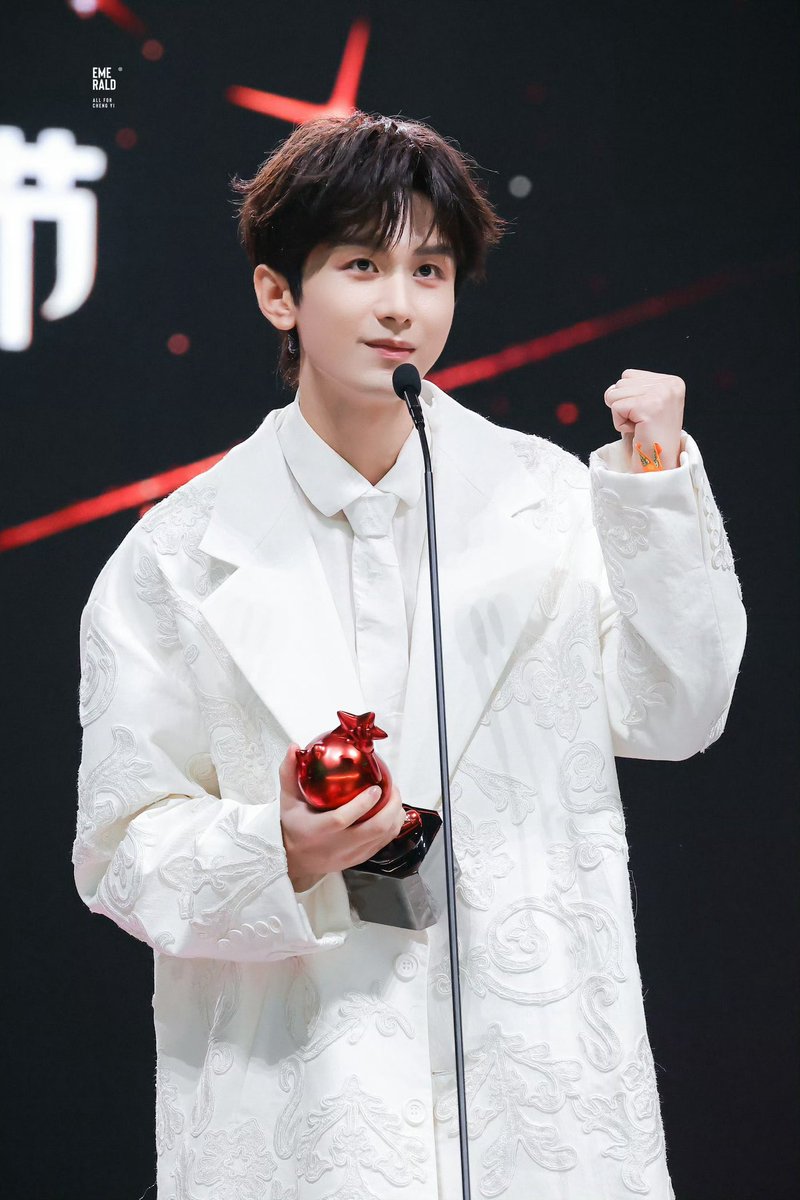 mugiincha's tweet photo. I respect his decision and I’m happy to see that the conflict finally got resolved. Let’s support his journey and hope CY will get what he deserves. Whatever it turns out, ies love you and we’re so proud of every steps you take 💓 Always by your side! #SupportChengYi https://t.co/P30bwbIpLa