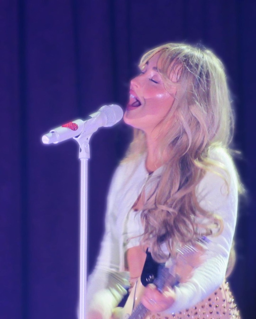 © 𝗣𝗼𝗽 𝗕𝗲𝗮𝘂𝘁𝘆 (#PopBeautyRP) 
Music › #EICSxTourRP › 𝗠𝗮𝗸𝗲 𝗨𝗽!  

News! 🗞️ ･ Read the 𝖺͟𝗋͟𝗍͟𝗂͟𝖼͟𝗅͟𝖾: Closer look to 𝗡𝘆𝗿𝗮 𝗦𝗲𝘃𝗮𝘀𝘁𝘆𝗮𝗻 (<a href="/luxenscripts/">moved to @luxenote 💌</a>)'s on stage perfoming in Madison last night.