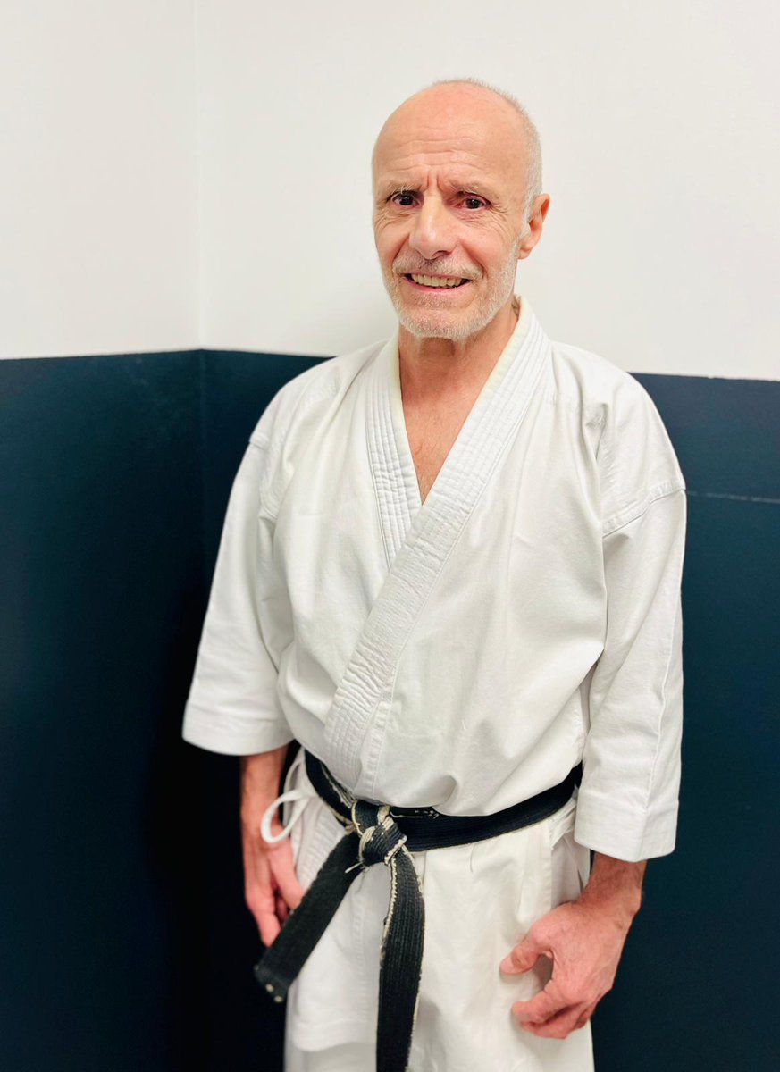 CDKarate92's tweet photo. #Grades 🥋

👉✨ Félicitations à José SANCHEZ ! ✨
Le CDKarate92 salue avec admiration ce professeur dévoué du SKC Villeneuve-La-Garenne pour l’obtention de son 6ème dan 🥋, un grade prestigieux obtenu le vendredi 13 décembre 2024 à l’INJ à Paris.

#Karate #CDKarate92 https://t.co/vyaIUTrXY9