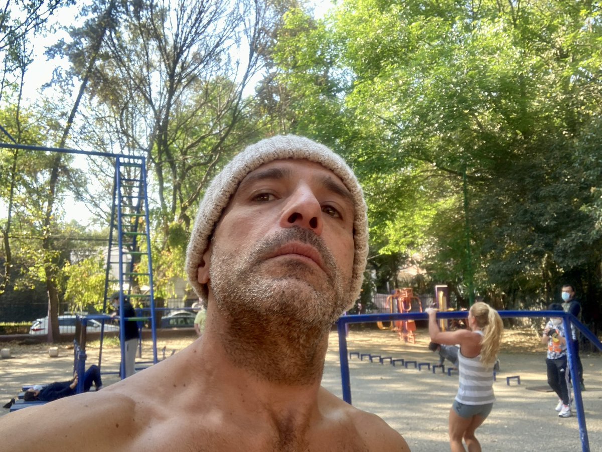 Amistades de la CDMX: arrancamos con clases de #calistenia el 6 de enero. Un solo grupo, de lunes a viernes de 7 a 8 am en el Parque de Pilares, Col. Del Valle. Costo por sesión: $150.00 ¿Quién se apunta?…