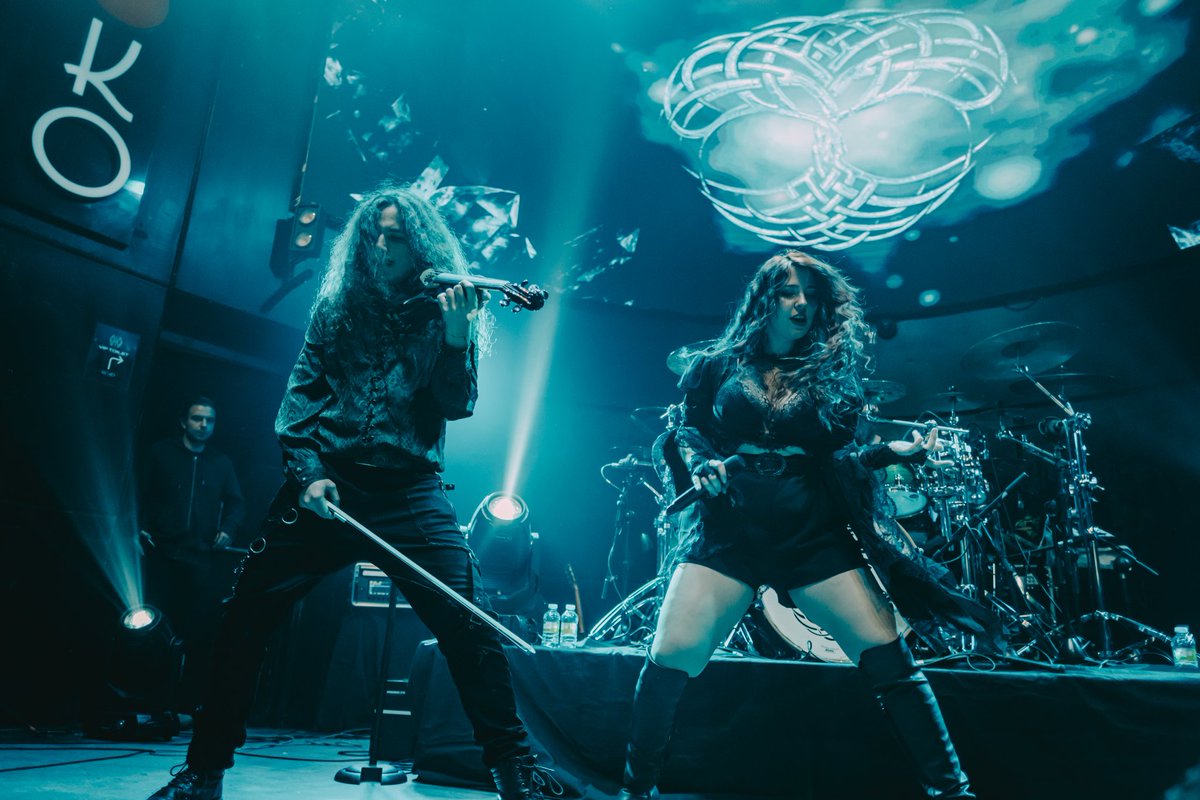 CeltianOfficial's tweet photo. ☘️¡PRÓXIMA PARADA, SEVILLA!☘️(18/1)

Las entradas para nuestro concierto en Sala Malandar van a un ritmo increíble, si no quieres quedarte sin la tuya, corre a https://t.co/vtxfuRR3Sb 😜

Nuestra última visita a Sevilla fue Sold Out, ¿Repetimos?🔥

📸: @ElaineVisuals https://t.co/nGeihTPtGf