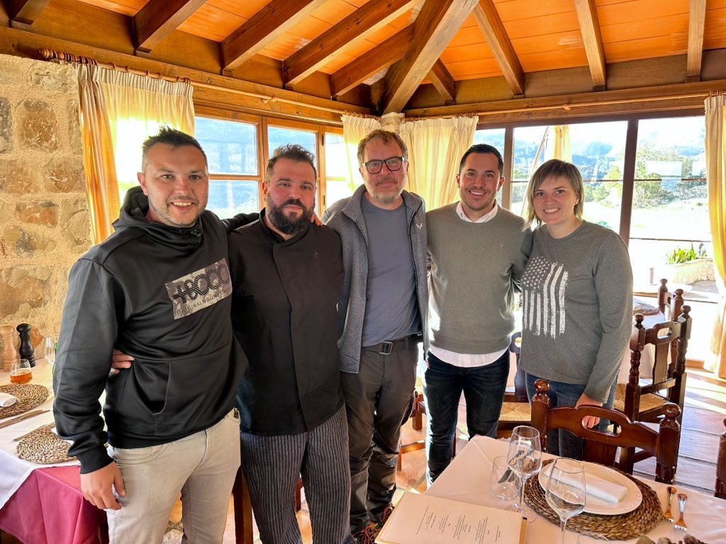 Aprovats pressu. 2025 x a Fageca. Estirem al màxim cada € però necessitem ajudes supramunicipals per poder fer front a les necessitats del nostre poble, de la nostra gent. 
Dinar i reunió x seguir coordinant accions i esforços per a Fageca. 
Res millor q a <a href="/desficacis/">Vicent Mengual</a> 🥜🏆