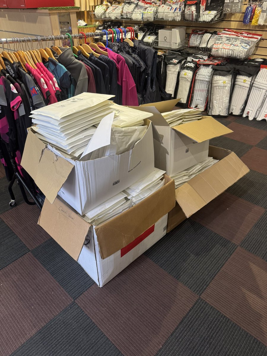 The majority of pre-orders have been dispatched today ✉️ 

ETA on postage:

Tracked - 17th/18th Dec
Royal Mail - 18th-20th Dec

We have a small amount remaining, so please order quickly to secure one before they sell out! 

Available in Store now as well

<a href="/SomersetCCC/">Somerset Cricket 🏆</a>