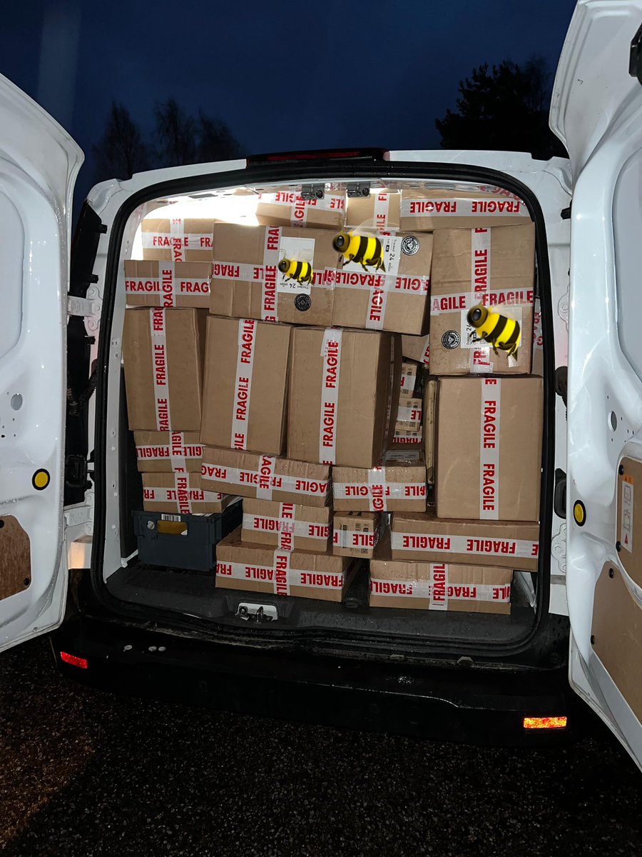 HonigUk's tweet photo. We love our postman Chris! Always Forward thinking and Never Stops Smiling. He ran out of room in the back of the van… So he used the passenger seat! #Busy #Christmas #WorkerBees #RoyalMail #XmasOrders https://t.co/SfxEVvEnth