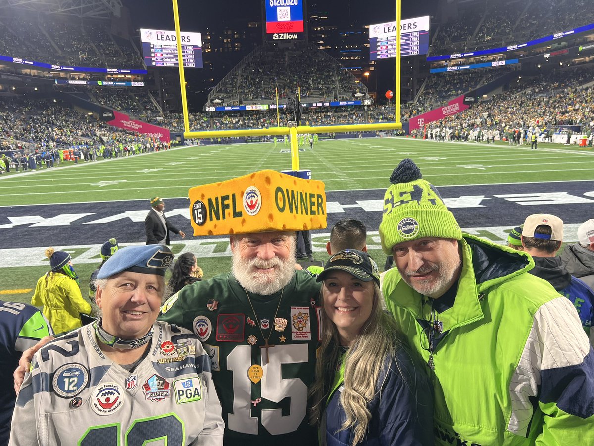 SteveTheOWNER's tweet photo. The weather was Good and the Game was Great in Seattle on a Packers Victory Monday and be 10 and 4!! #GoPackGo
#104Years #809Wins #13NFLChampionships https://t.co/girs3V0TY8
