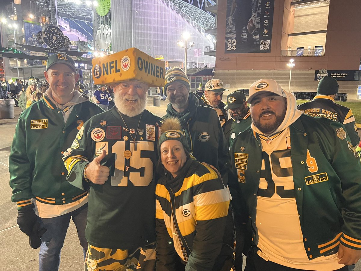 SteveTheOWNER's tweet photo. The weather was Good and the Game was Great in Seattle on a Packers Victory Monday and be 10 and 4!! #GoPackGo
#104Years #809Wins #13NFLChampionships https://t.co/girs3V0TY8