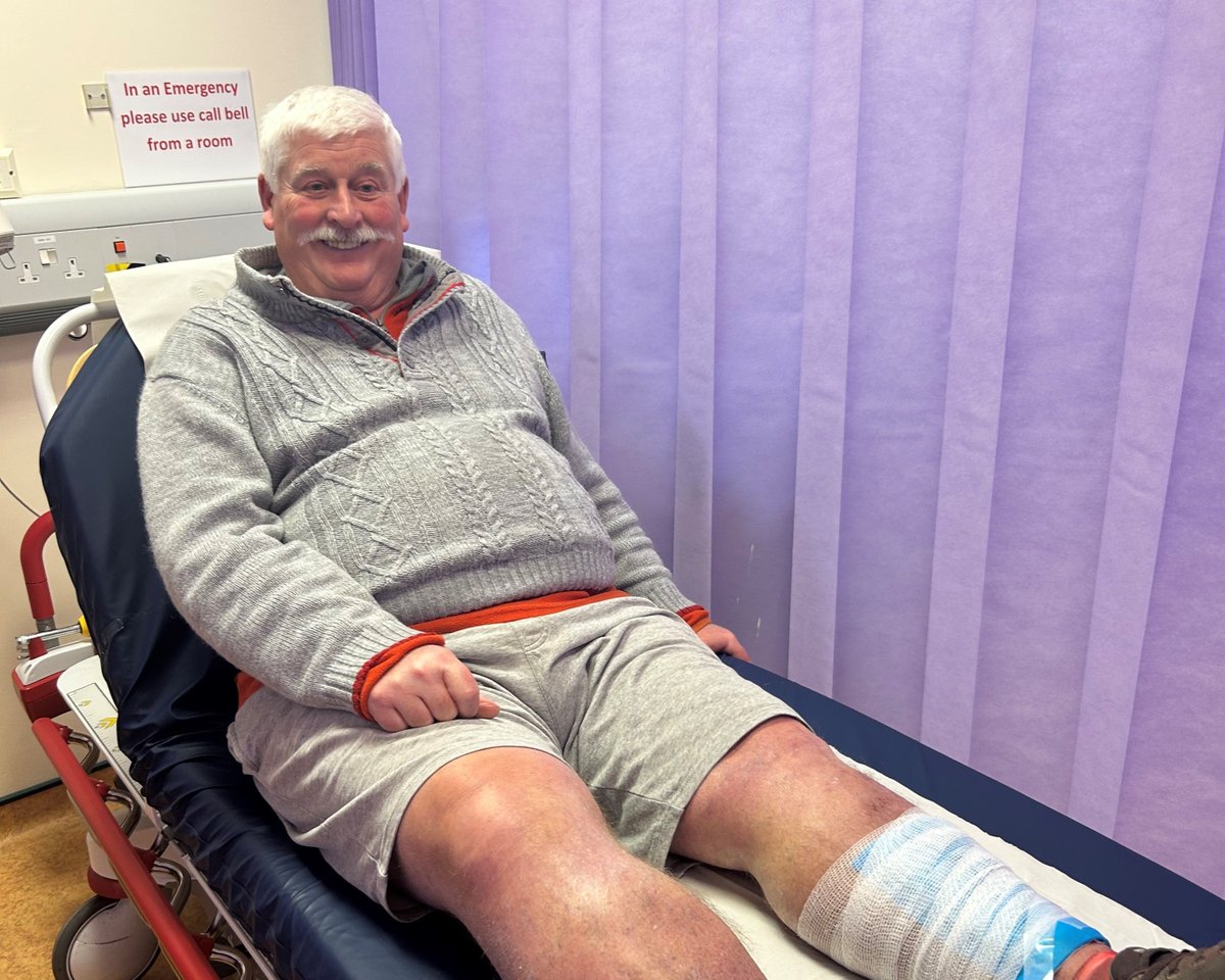 NHSSussex's tweet photo. After injuring his leg, Chris paid a visit to his local Urgent Treatment Centre (UTC).

"In just a few hours, the wound was all cleaned up and bandaged. And with a course of antibiotics, I was sent on my way!"

Find out more about UTCs:

https://t.co/pUjUUgKqhS https://t.co/v2CeYvdU1N
