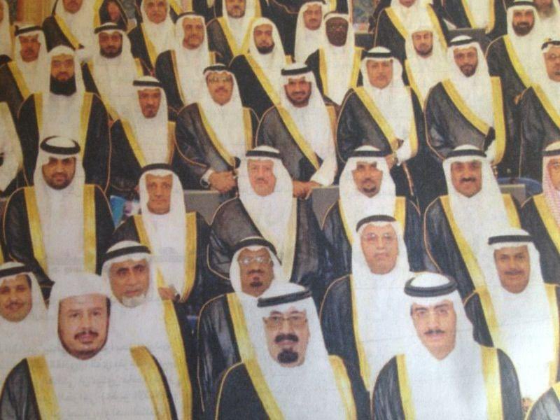 المصاب كبير في الرجل الكبير 
الكبير في كل شيئ ، في قوله وفعله ، في خلقه وعمله ، في إخلاصه وأمانته .. فقدنا أخا كبيرا وصديقا وفيا نادرا ، فقدنا المعلم الكبير والمسؤول القدوة #عبدالله_زامل_الدريس 
بقدر ما نبكيك سندعو لك ما حيينا
عليك رحمات الله وأسكنك الفردوس