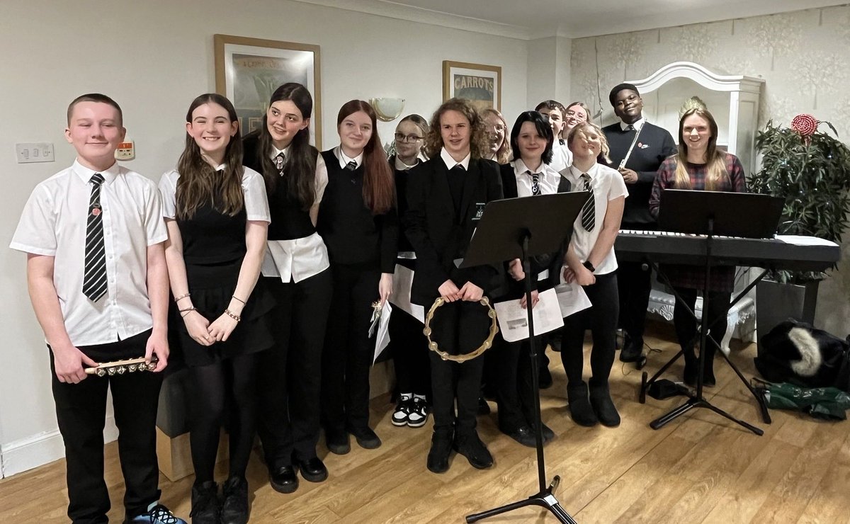 Well done to all our young musicians who brought some Christmas cheer to the residents of Abbey Lodge care home today. 🎄🎼🤶