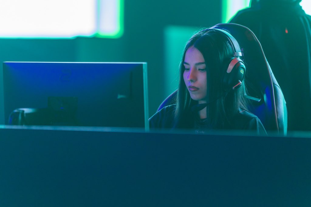 Leyre (@imleyree) on Twitter photo LFT POST
- main smoker (able to learn whatever the team needs)
- fluent 🇪🇸/🇬🇧
- lan experiencie
- hardworker and motivated
- references: <a href="/GOHANssdssj2/">GOHAN</a> <a href="/offwhitebh/">TU offwhite</a> <a href="/sebakira1g/">sebakira 🇦🇷</a>
Likes and RT's appreciated <3. LFT POST
- main smoker (able to learn whatever the team needs)
- fluent 🇪🇸/🇬🇧
- lan experiencie
- hardworker and motivated
- references: <a href="/GOHANssdssj2/">GOHAN</a> <a href="/offwhitebh/">TU offwhite</a> <a href="/sebakira1g/">sebakira 🇦🇷</a>
Likes and RT's appreciated <3.