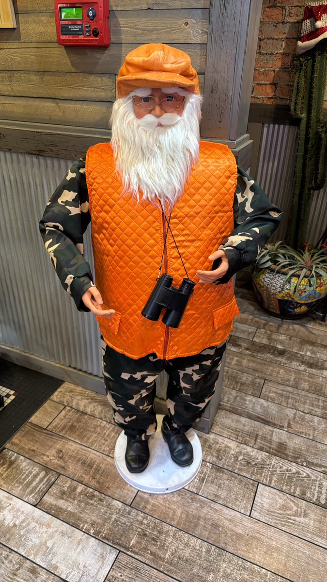 trixiemattel's tweet photo. afraid to ask who Santa voted for! https://t.co/1MZ2NmCIvG