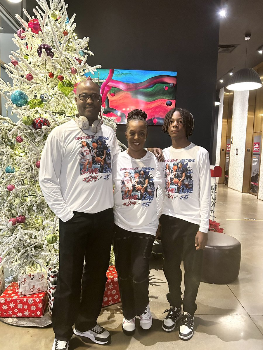 Chenay Lowe tweet media