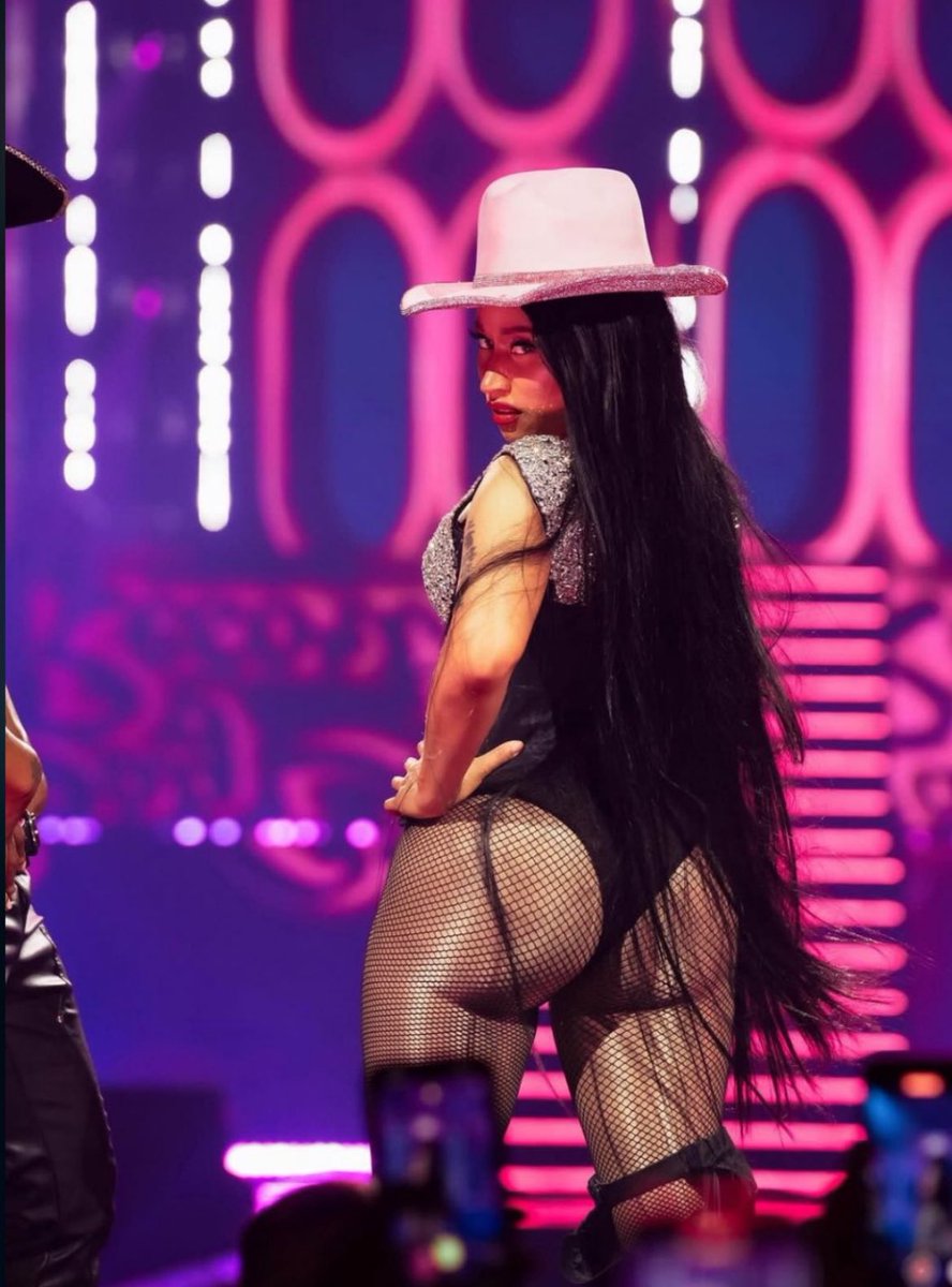 erion_jordan's tweet photo. I’m sorry but pink Friday 2 tour was so fun! Getting to experience Nicki live was one for the books. An experience I’ll never forget ❤️ can’t wait to see what she has in store for 2025. https://t.co/rGbWPn2Wyo