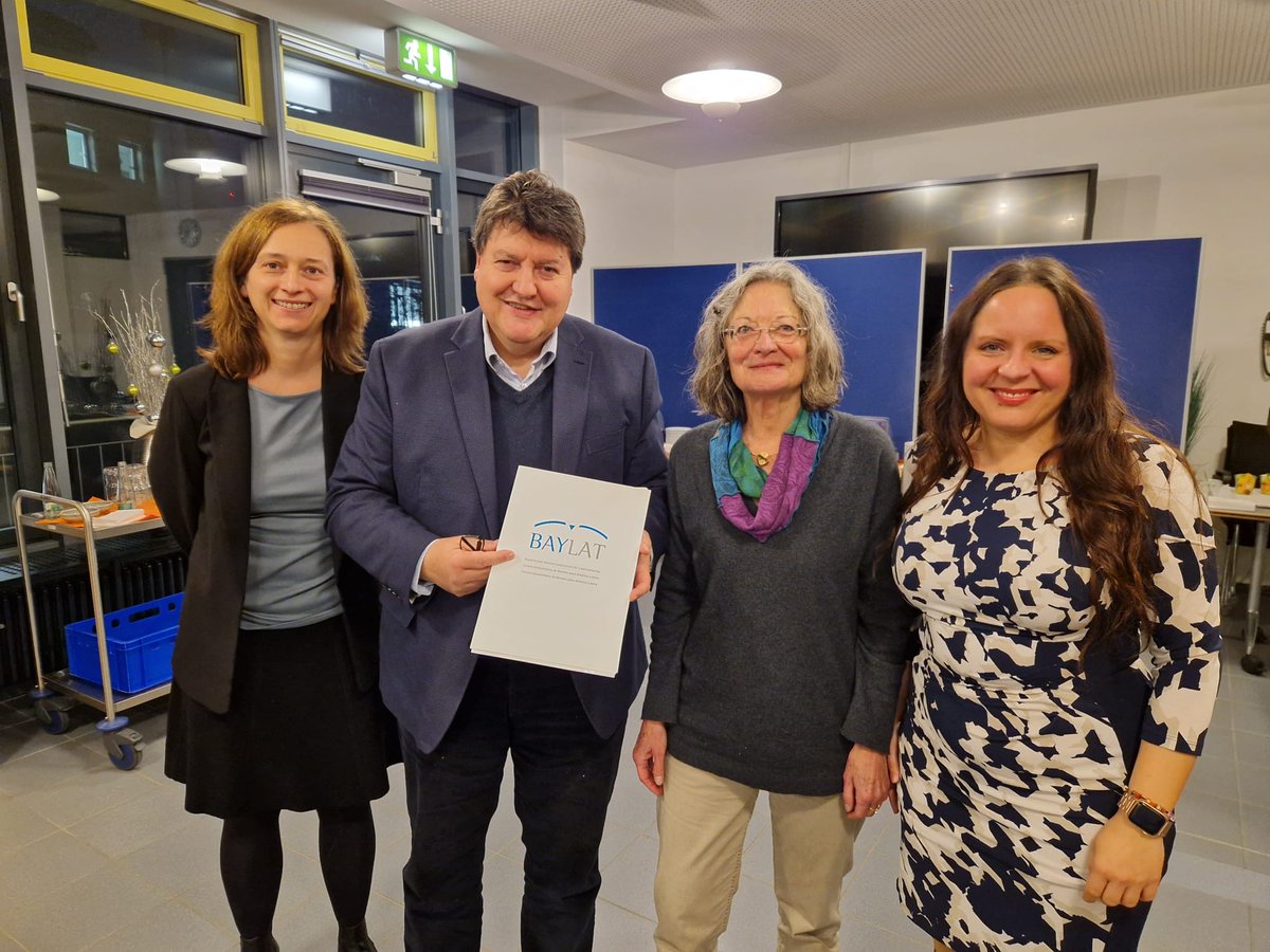 Boccaccini_Lab's tweet photo. Interesting meeting of the Advisory Board of @BAYLAT_BAVIERA @researchbavaria Honored to represent @UniFAU in this Board. #BAYLAT offers many possibilities to support academic exchanges between Bavarian universities and institutions in #LatinAmerica👏➡️https://t.co/jy8S9GKuNN https://t.co/lKGR51sXAJ