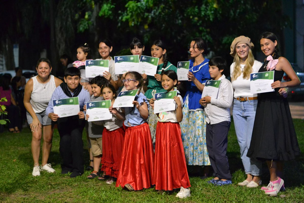¡Cerramos nuestros talleres de Chamamé y Folklore con una gran peña el día de ayer! 
Con música en vivo, stands gastronómicos y mucho más, reconocimos a todos los alumnos que estuvieron durante el año y seguimos reafirmando nuestra propuesta cultural. 💖