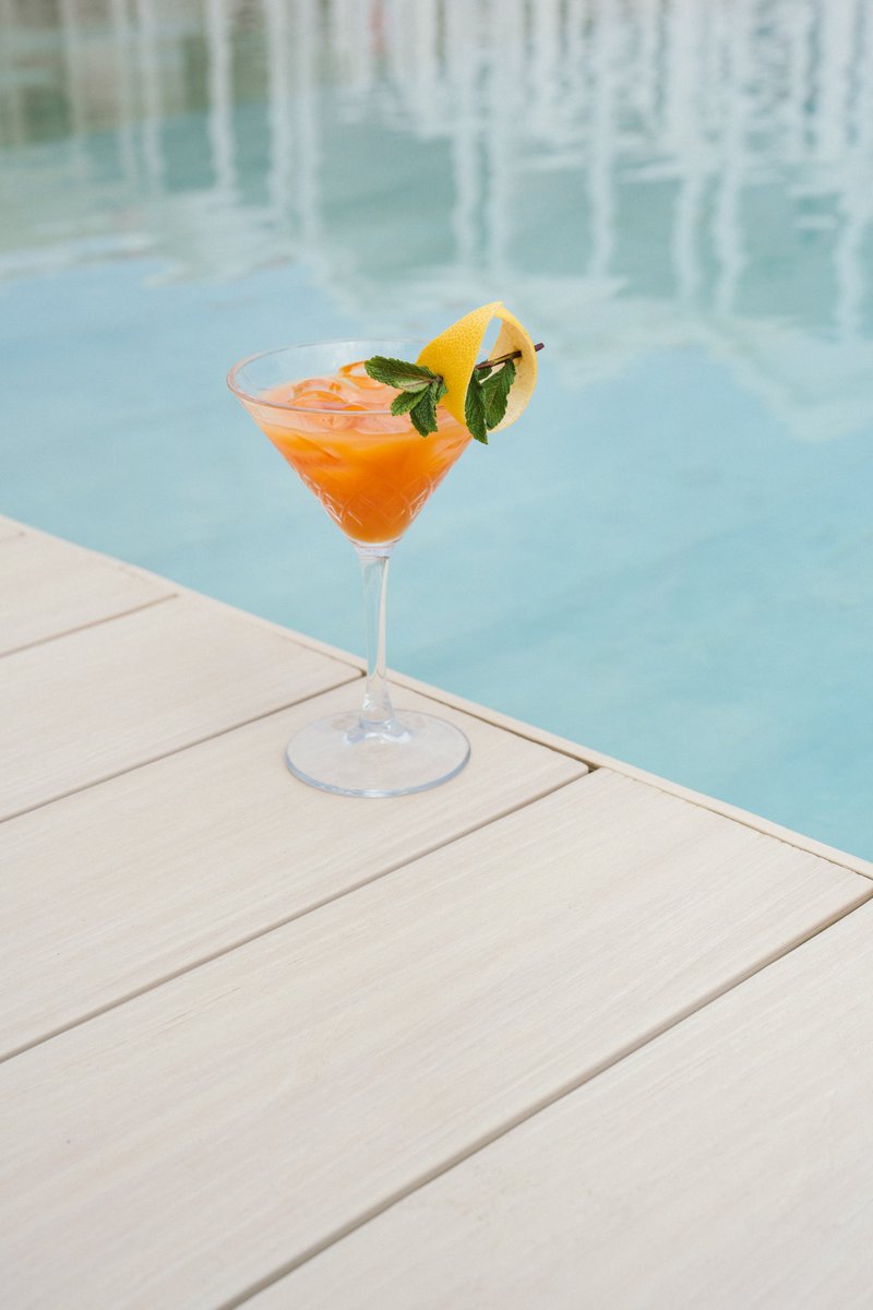 Let us welcome 2025 with a toast, savoring the artistry of our cocktails, lovingly crafted by the skilled hands of our bartenders—a perfect blend of passion and creativity in every sip. #AugustusHotelResort #LuxuryLifestyle #FortedeiMarmi