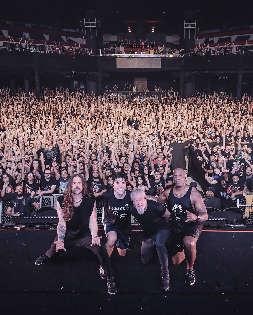 sepulturacombr's tweet photo. Thank you for your presence and for a massive celebration of 4 decades of Sepultura! We ended the year on a high note, and we can't wait to step into 2025! 🤘 See you soon, Sepulnation!

📷📽️: @oldriff https://t.co/X3CB1XsoGx