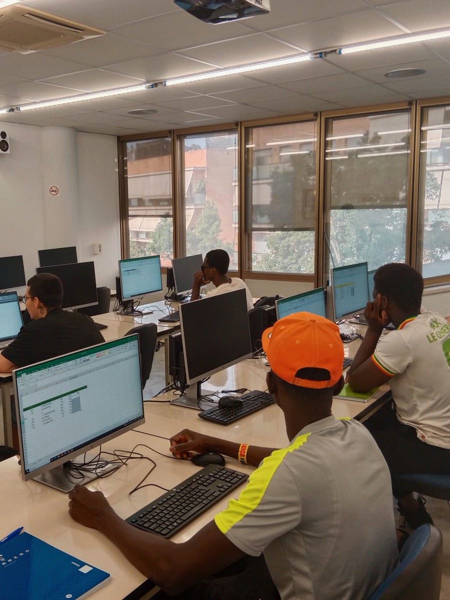 TrsOcupacio's tweet photo. ✅ El projecte de contractació de Treball i Formació de joves tutelats i extutelats finalitza la seva tercera edició amb la participació de 7 persones joves contractades durant 12 mesos
#FomentdeTerrassa #localitzemocupacio #Terrassa #buscoempleo https://t.co/gkNJmZiAG1