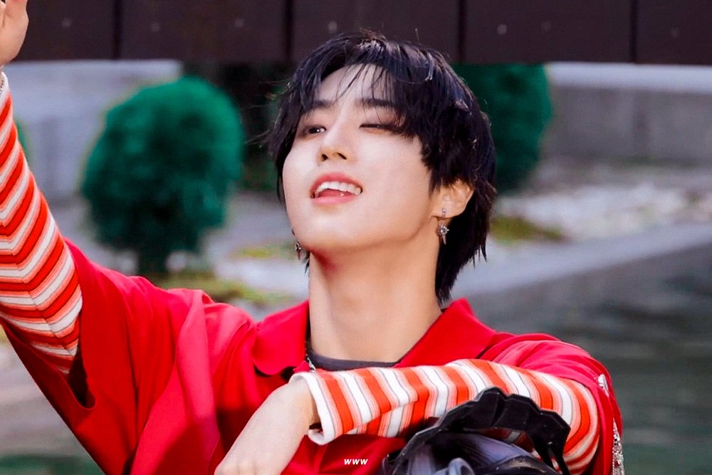 wwwGIF0914's tweet photo. 241216 #한 #한지성 #HAN
"Walkin On Water" M/V MAKING FILM https://t.co/bvdjphLTat