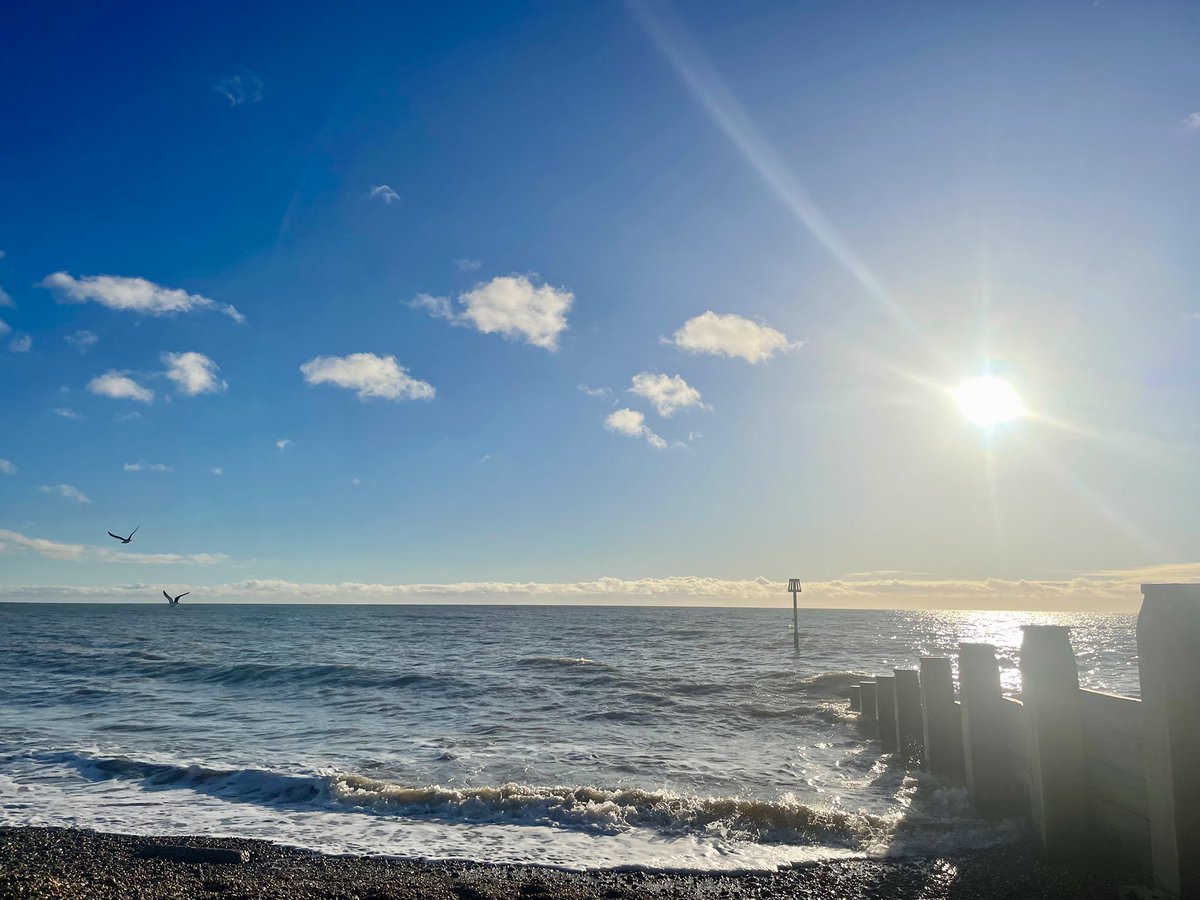 AngelikaHTCG's tweet image. We had blue skies and sunshine ☀️ 🎉 Lovely swim in quite choppy water 🏊🏻‍♀️ #polarbearchallenge #beachlife #wildswimming #vitaminsea #mondaymotivation ♥️ @bbcsoutheast @TheSnowDreamer @StormHour