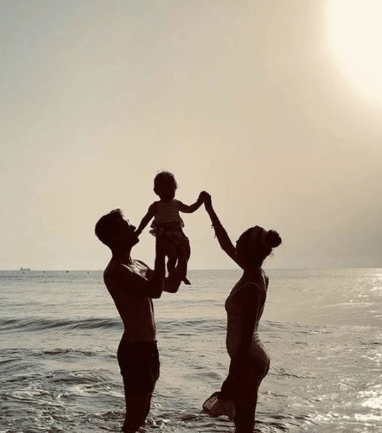 PaternalLegacy's tweet photo. Being a great father isn’t complicated—you just have to try...

Here are 10 ways to give your kids the ultimate privilege: a strong, present Dad

1/ Don’t be a drunk... 🧵 https://t.co/FgGBkb2Vlt