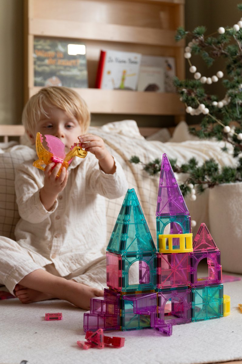 Make this holiday season unforgettable with MAGNA-TILES!🎄

#MAGNATILES #holidayseason #giftsforkids #kidstoys