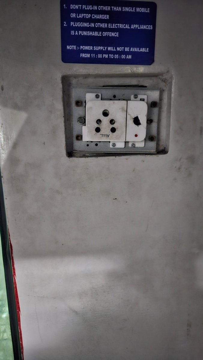 _Devashish1's tweet image. Horrible experience with AC 2 train 15744, poor maintainence by base depot at Balurghat  @drm_kir @gm_nfr Broken switches, no flush, poor Hygine in toilet, smelly with cockroach in coach,worst than sleeper @RailwaySeva @RailMinIndia @RailNf @AshwiniVaishnaw @thetatvaindia @aajtak