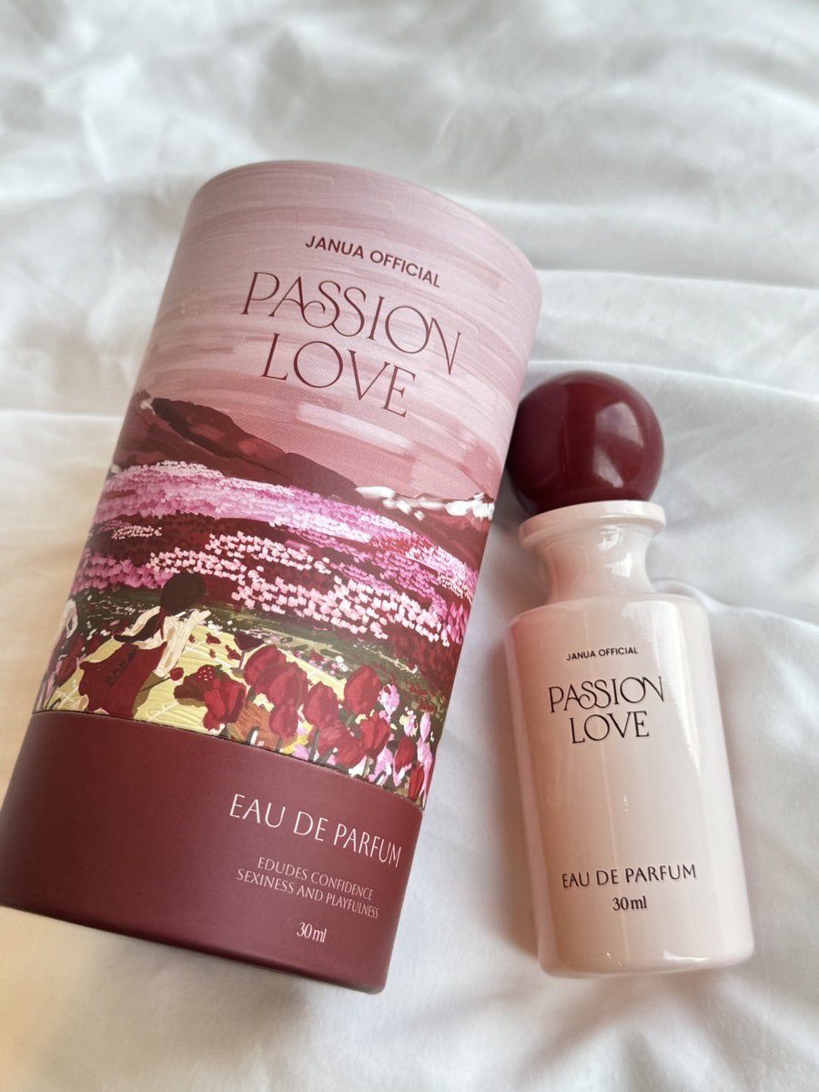 จะเครซี่ อันนี้หอมมาก ฟีลสวยสะอาดเหมือนอาบน้ำใหม่ตลอดเวลา ถึงไม่อาบน้ำมึงฉีดกลิ่นไปก็เหมือนอาบ555555 หอมมากกูโคตรชอบ