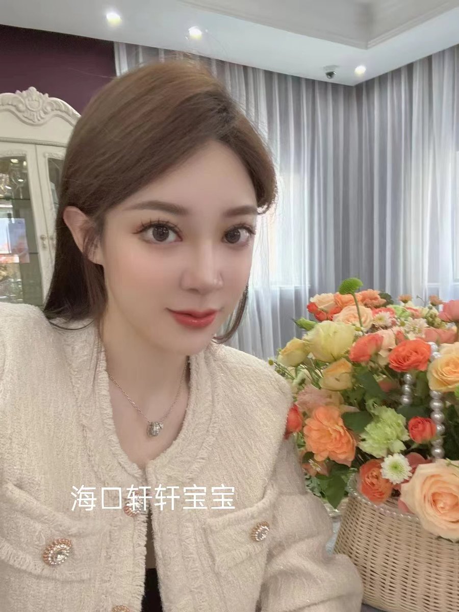 A0x06M's tweet photo. 下班之后 享受属于自己的生活  今晚想要玩丝足 龙华区来个奶狗 在腿下被我玩弄 https://t.co/Z1uoFhbLaO