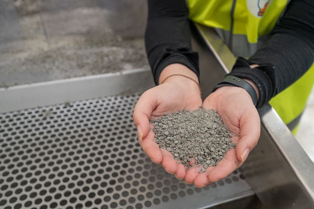IsocoolLtd's tweet photo. In the plastics industry, effective process cooling is essential. Eurochiller UK's latest article guides you on the different cooling technologies available to help improve operational efficiency and product quality in plastics manufacturing. 
https://t.co/Ejam31DOST 

#plastics https://t.co/DpNBAGY0Cd