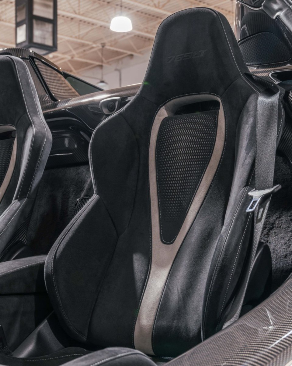 duPontREGISTRY's tweet photo. 2022 McLaren 765LT Spider loaded with almost $200k in options!

Presented in Satin Urban Green and features one-piece HRE Forged satin bronze wheels and a Novitec carbon hood 🔥 https://t.co/W9J2ihSTXQ