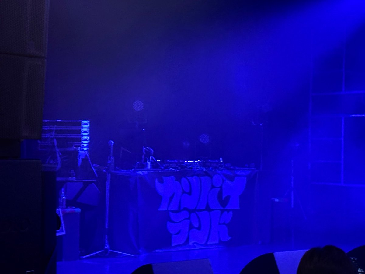 BiCrul's tweet photo. chelmicoと梅田サイファーの2マンライブを観にリキッドルームに。
梅田サイファー側も熱かったけど、1番熱かったのはchelmicoのジャーニー→ずるいね→バルーンの流れが良かった。緩急良すぎた。また来年も行きます。
#chelmico #カンパイランド https://t.co/IVHOpv8VXw