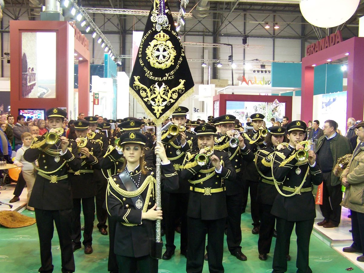LosdelPerdon's tweet photo. 📸 #retrolosdelperdon - Allá por 2007, nuestra formación tuvo el placer de representar la Semana Santa de Pozoblanco en FITUR, en Madrid

🎼 Llevar el nombre de nuestra localidad a nuevos escenarios es un privilegio que asumimos con el corazón

#losdelperdon  #pozoblanco #cordoba https://t.co/3tmrt9lb8P