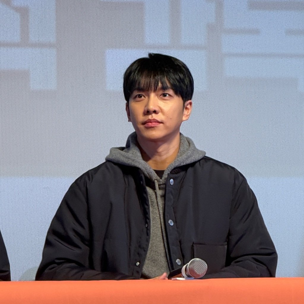 의미에 따뜻함을 더하다❤️‍🔥 

<대가족> 배우들과 감독님과 함께한
절묘한 인연 GV현장! 

올겨울 <대가족>과 함께해서 다행이야😚 

#대가족 #절찬상영중 #만두맛집
#김윤석 #이승기 #김성령 
#강한나 #박수영 #김시우 #윤채나 #양우석감독