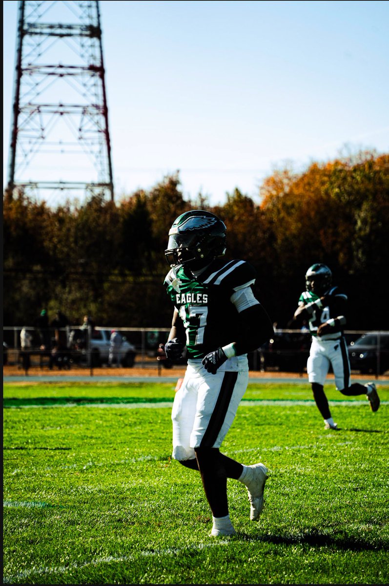 JasiahB17's tweet photo. Check out my 2025 Szn Highlights! Stats down below!

Senior:2025 ATH
GROUP 4 STATE CHAMPIONS 14-0

Total tackles: 77
TFL’s: 5
Int: 1
Sacks: 2

Hudl: https://t.co/CiSlsfquNx

@winslowtwpfb @WinslowRecruits @mylesonetwo @chillbelton @quanzilla22 @pjpaulhill @KareemAliJr_ https://t.co/JNu1u6owYo