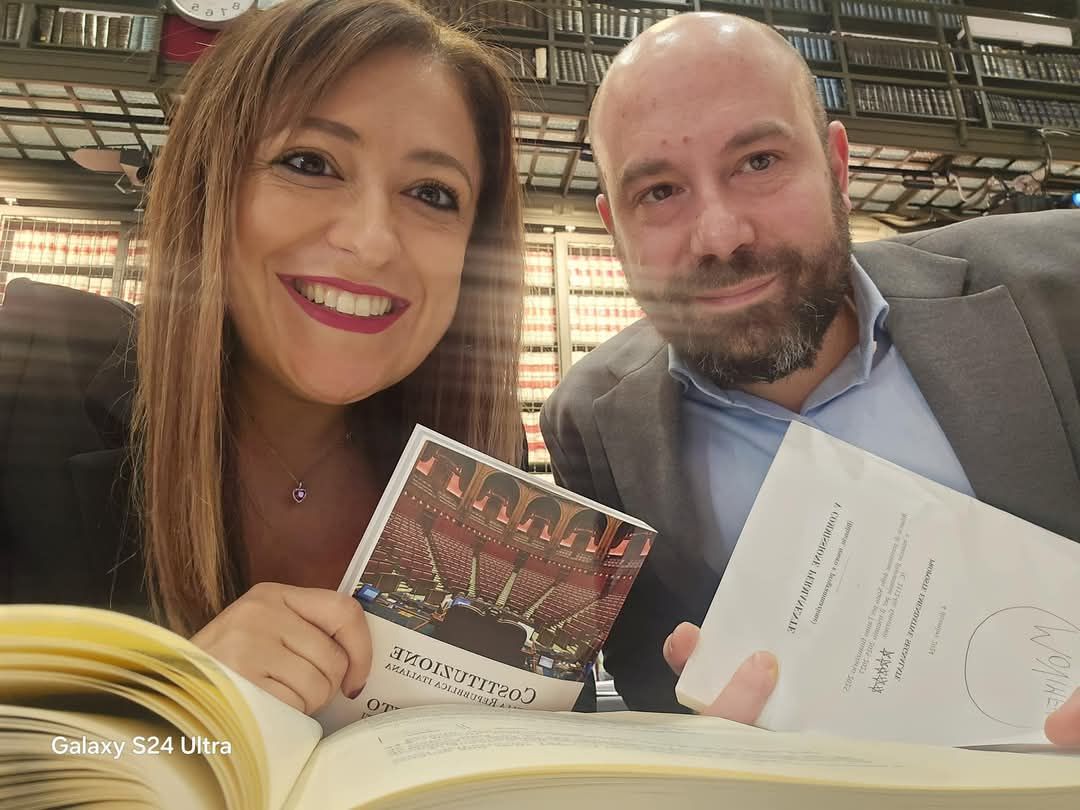 Le porcate sono lì, nascoste nelle righe più piccole. Nelle pieghe di una Legge di Bilancio drammatica per la sanità pubblica, per la scuola statale, per l'università e la ricerca.

Mentre lavorano per aumentare lo stipendio dei Ministri
buff.ly/3By0LfG 

<a href="/antoniocaso/">Antonio Caso</a>