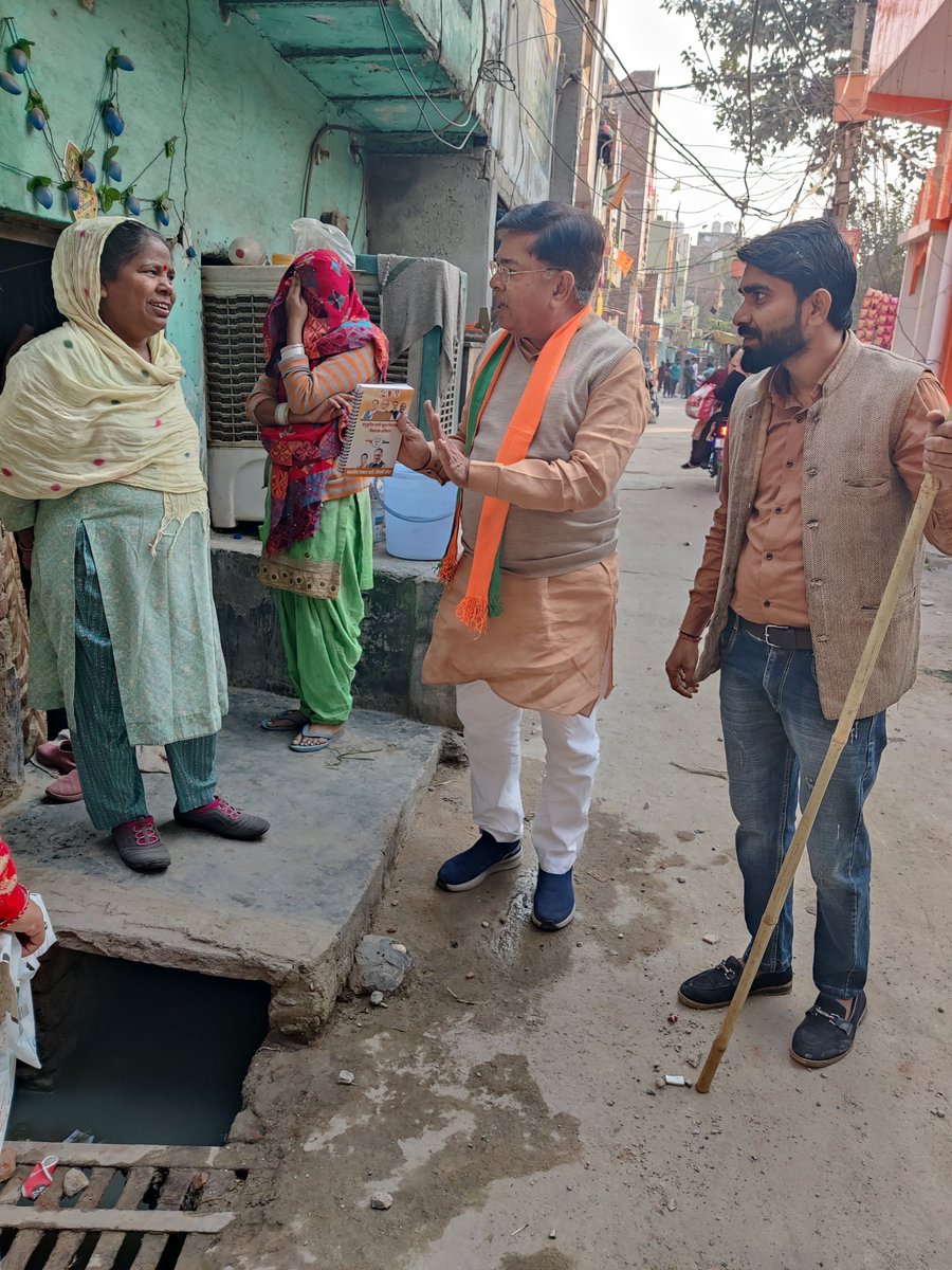 SurajKero's tweet photo. #bjp4dilli प्रदेश के शाहदरा विधानसभा झिलमिल मंडल के कलस्टर13 के बूथ
अराधक नगर वाल्मीकि मंदिर में सोनिया कैंप राजीव कैंप में बैठक अवसर पर सेक्टर प्रमुख श्री सूरज वैद्य,विस्तारक श्री कृष्ण गुप्ताजी।
#BLSANTOSHJI #tarunchughbjp #LalSinghArya #bholasing #BJP4IND https://t.co/Wb4uJtsDt8