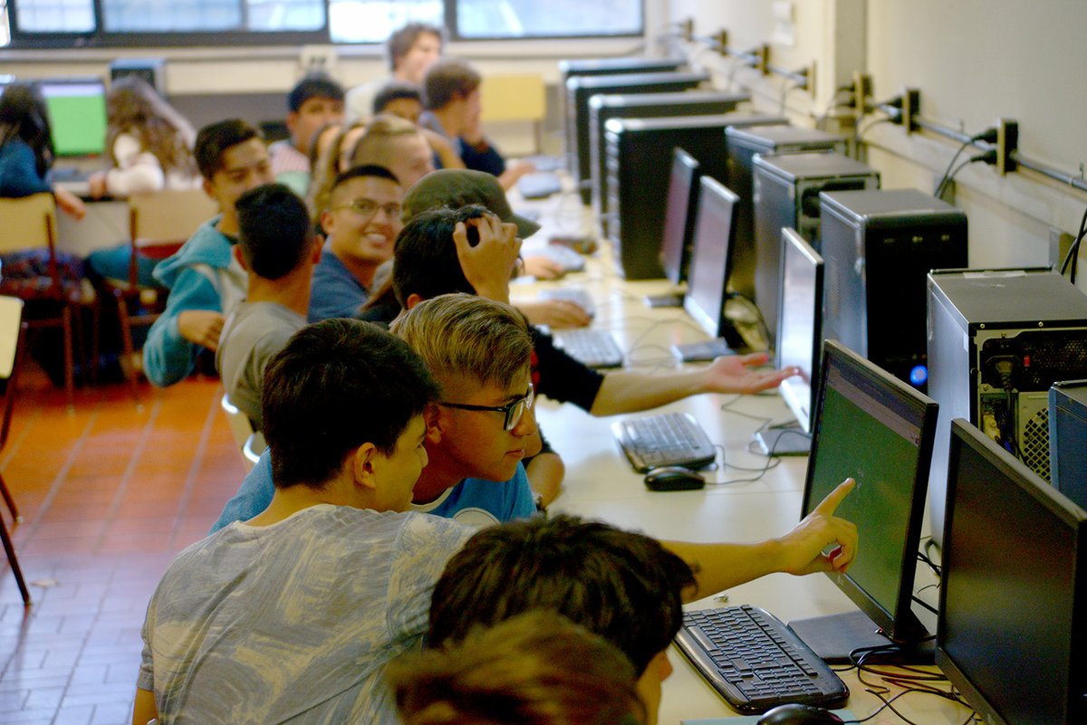 Exactas_UBA's tweet photo. 🧑‍💻Desde hoy y hasta el viernes podés anotarte en Exactas Programa y aprender nociones básicas de programación. 

🗓️El taller es para estudiantes y empieza el 24 de febrero. Son 8 encuentros presenciales de 4 horas cada uno.

✍️Completá el formulario y reservá tu lugar: https://t.co/L48F49dS8S