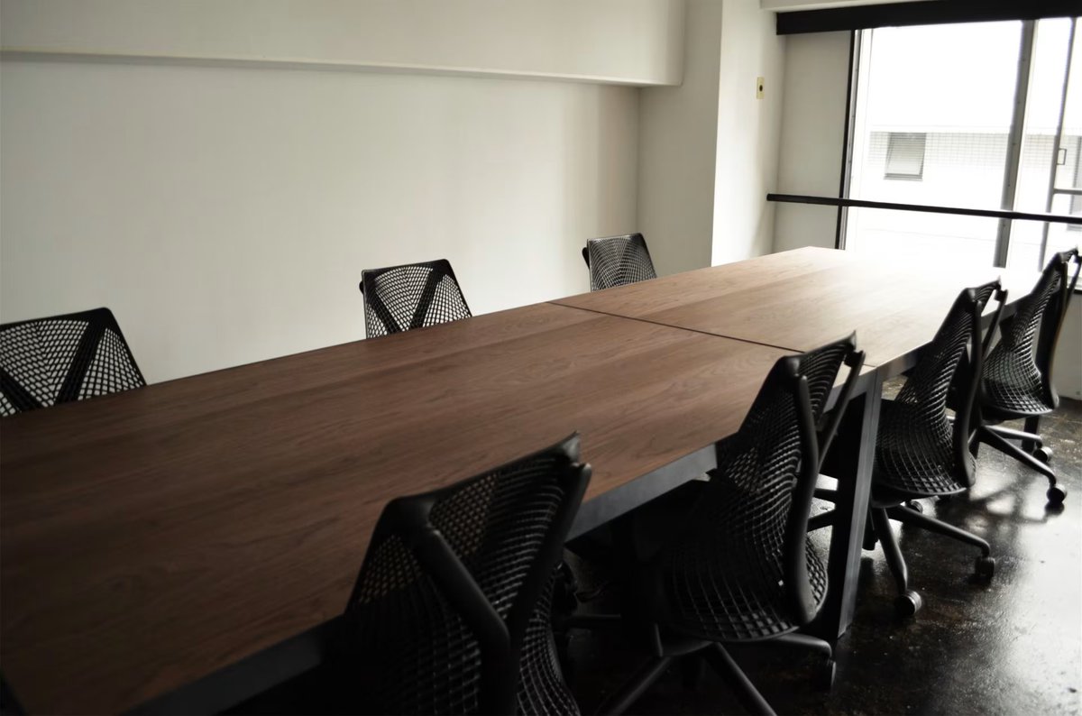 PREDUCTS JOURNAL新着記事

先日発売したウォールナットの新モデル「DOME」
ウォールナット材は、個人的に思い入れのある樹種で、3年間諦められず、片想いのような気持ちで作り続けたモデルです。

『Behind the Scene：DOME｜3年以上模索し続けた、ウォールナットのデスク』
preducts.jp/blogs/journal/…