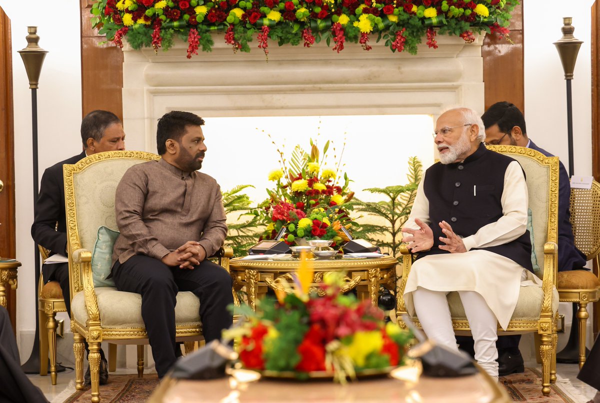 Narendra Modi tweet media