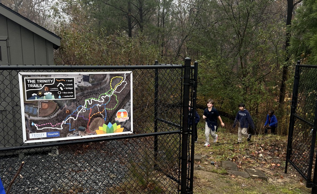 Coming up the red trail! 💪🏼🍃