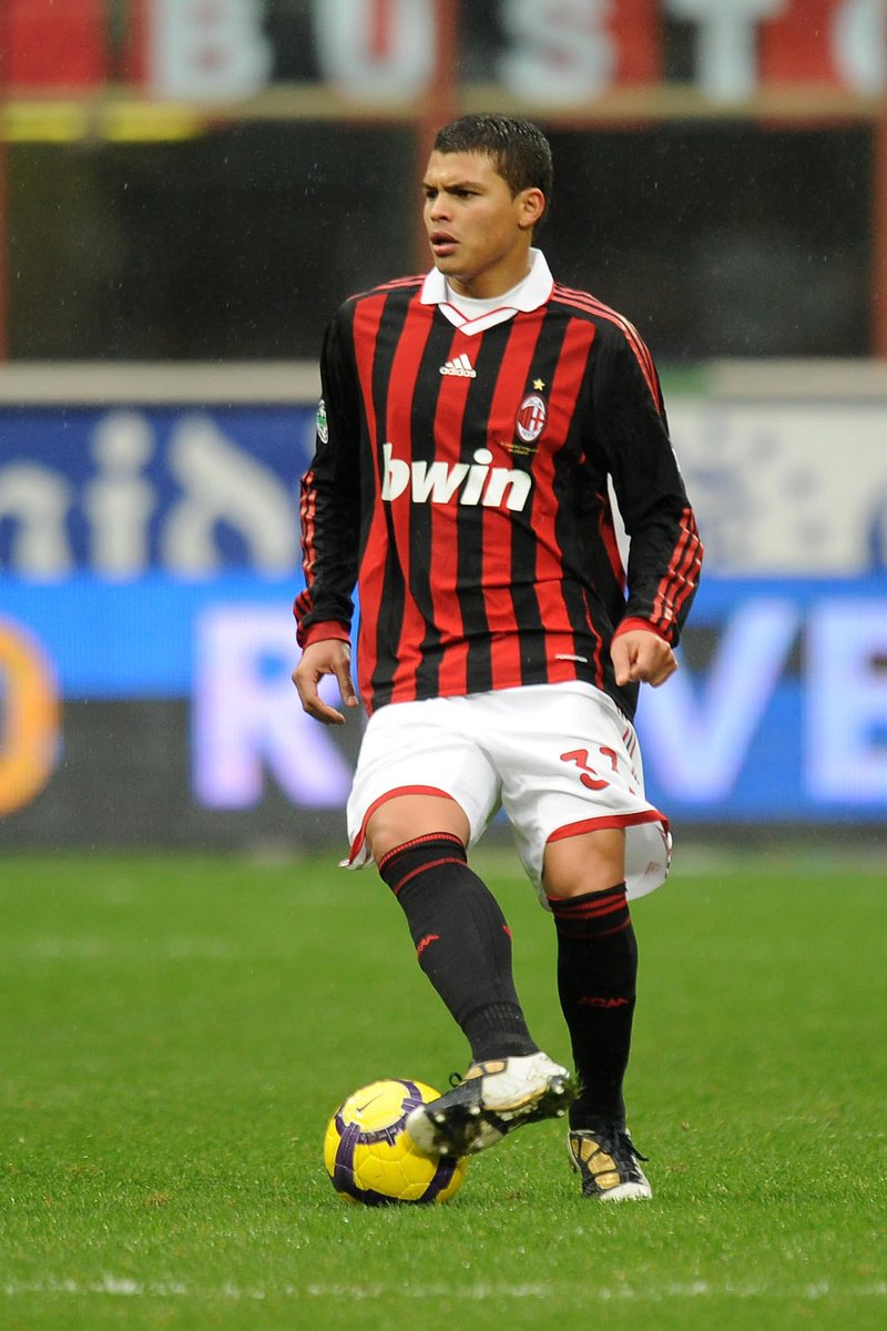 125 anni di storia e gloria! Onorato di aver fatto parte di questo grande club. Buon compleanno, <a href="/acmilan/">AC Milan</a>! 🔴⚫️